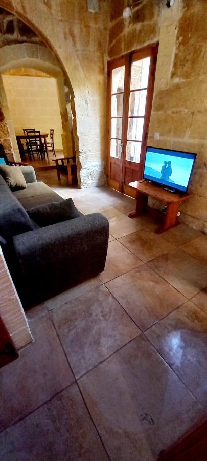 Santa Luċija Ta Lucia Farmhouse With Private Pool And Bbq 빌라 외부 사진